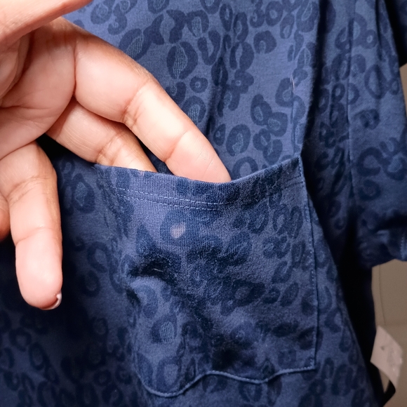 a.n.a. A New Approach Blue Animal Print Top – Size 1X – NWT - Picture 8 of 13